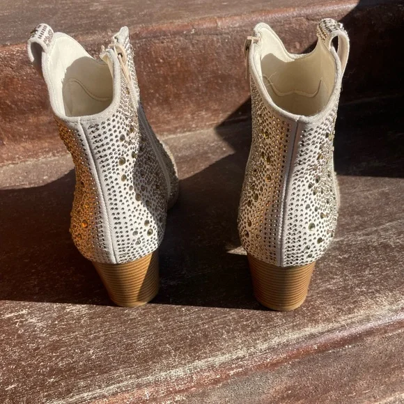 NWOT Boutique Cream Western Booties with Gold Gemstones— Perfect for NFR Rodeo - Picture 3 of 7